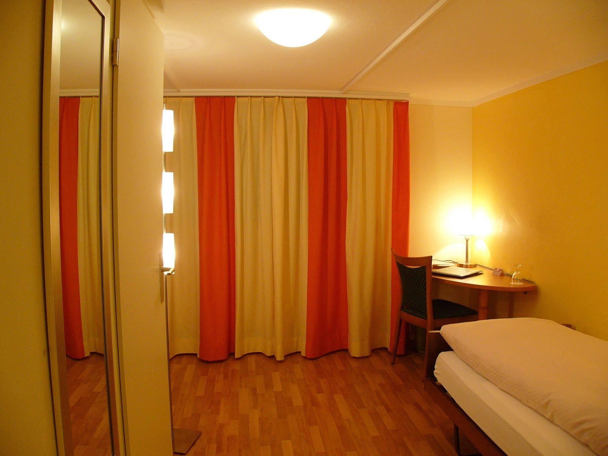 Hotel Restaurant Eichberg Seengen Экстерьер фото
